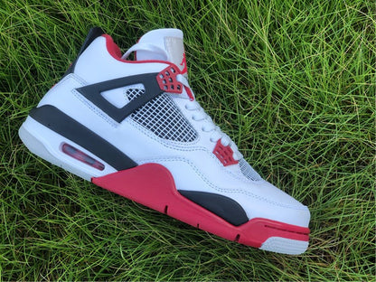 AIR JORDAN 4