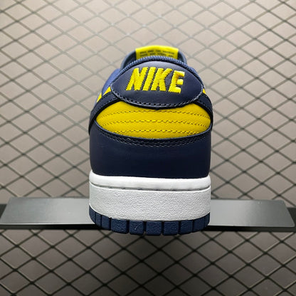 NIKE DUNK LOW