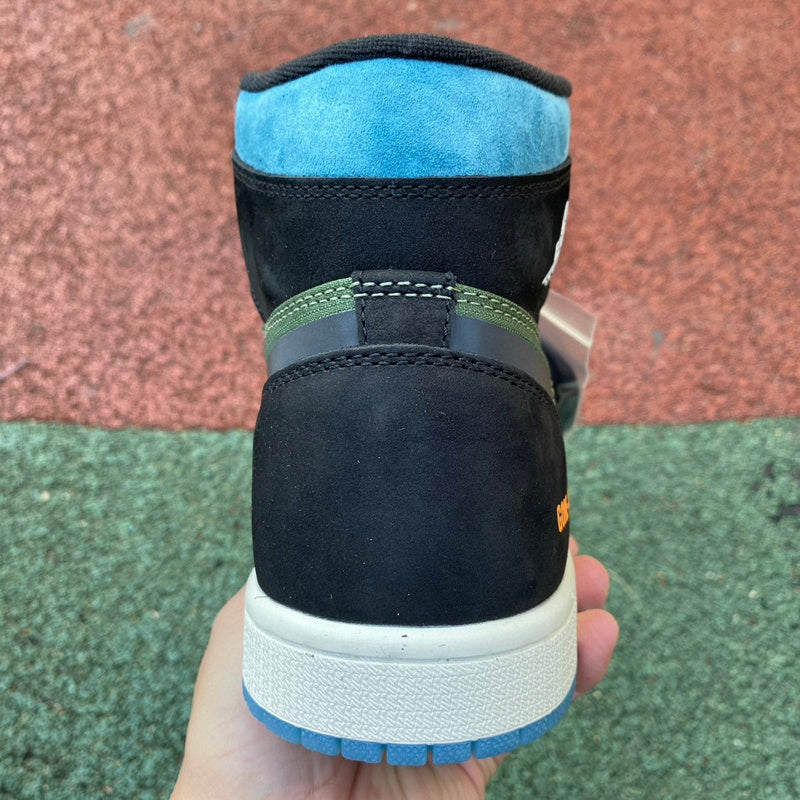 NIKE AIR JORDAN 1