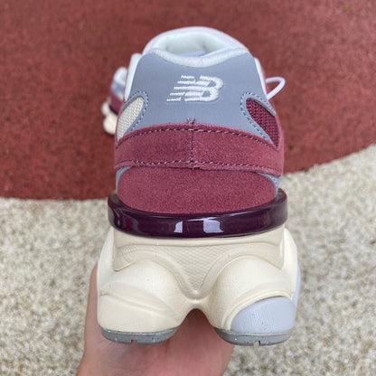 NEW BALANCE 9060