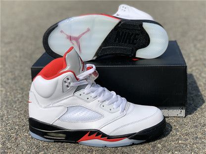 AIR JORDAN 5
