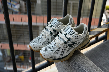NEW BALANCE 1906R