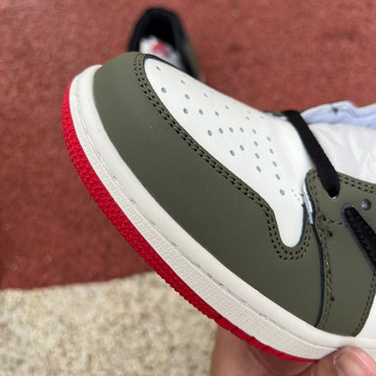 NIKE AIR JORDAN 1