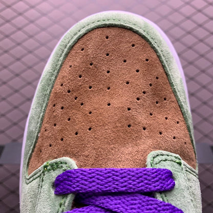 NIKE DUNK LOW