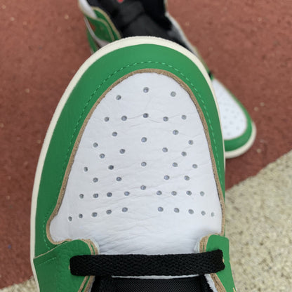 NIKE AIR JORDAN 1