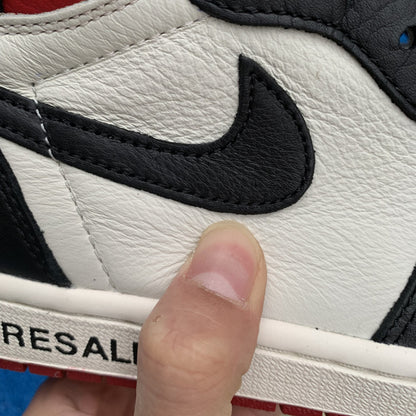 NIKE AIR JORDAN 1