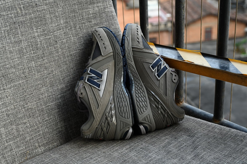 NEW BALANCE 1906R