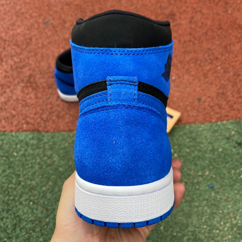 NIKE AIR JORDAN 1