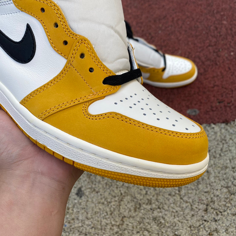 NIKE AIR JORDAN 1