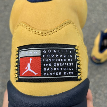 AIR JORDAN 5