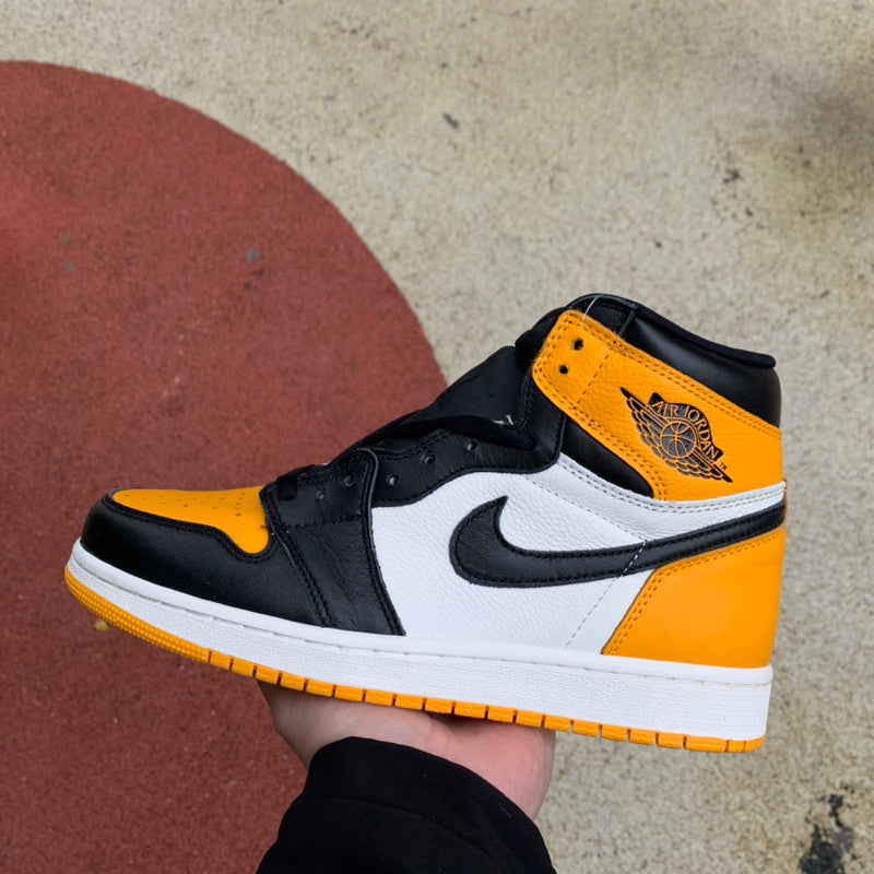 NIKE AIR JORDAN 1