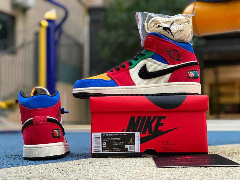 NIKE AIR JORDAN 1