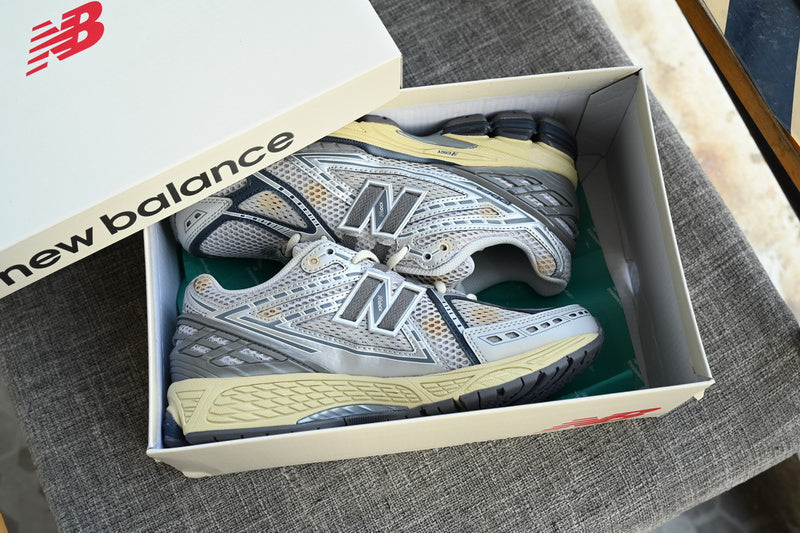 NEW BALANCE 1906R