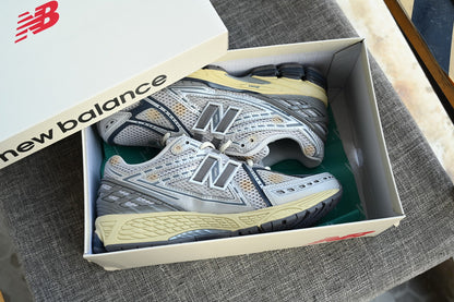 NEW BALANCE 1906R