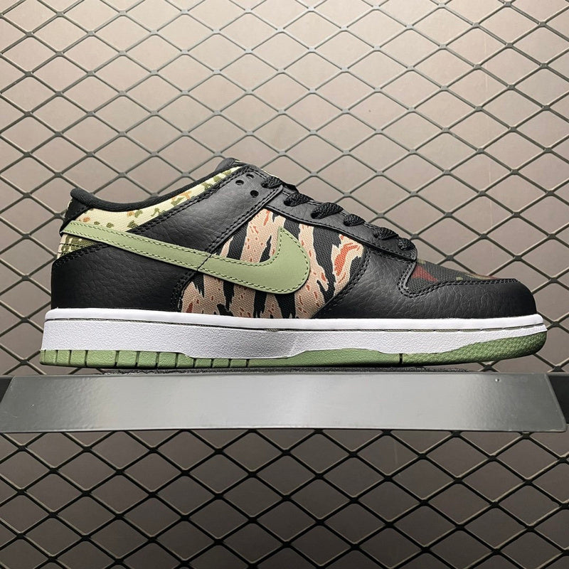 NIKE DUNK LOW