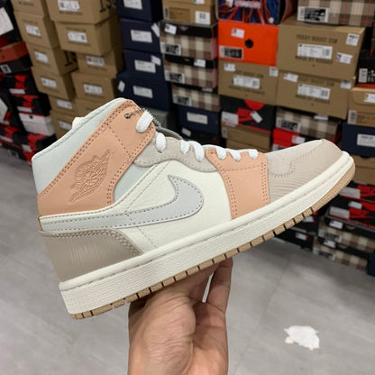 NIKE AIR JORDAN 1