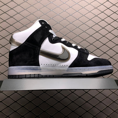 NIKE DUNK LOW