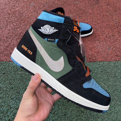 NIKE AIR JORDAN 1