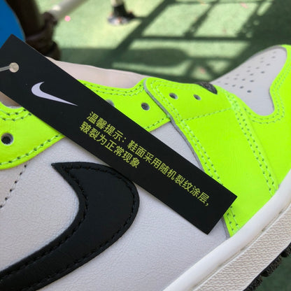 NIKE AIR JORDAN 1