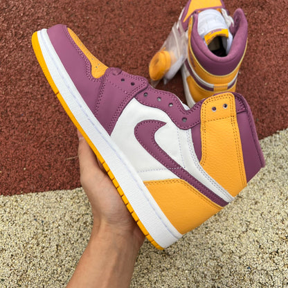 NIKE AIR JORDAN 1