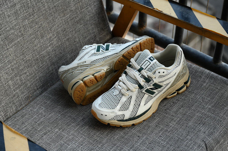 NEW BALANCE 1906R