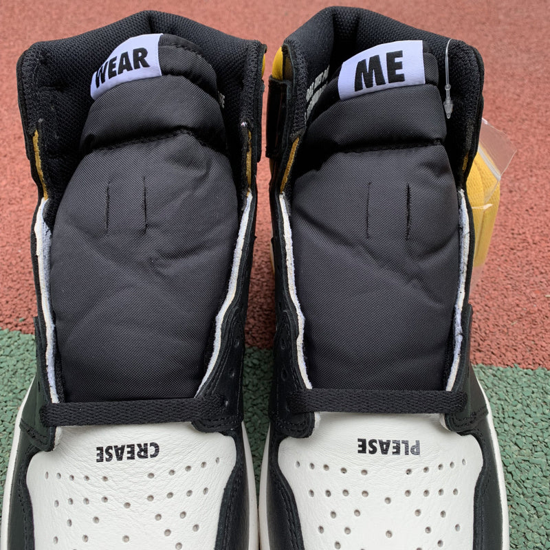 NIKE AIR JORDAN 1