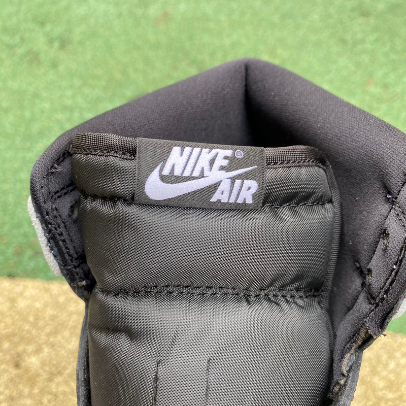 NIKE AIR JORDAN 1