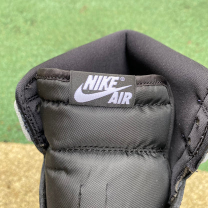 NIKE AIR JORDAN 1