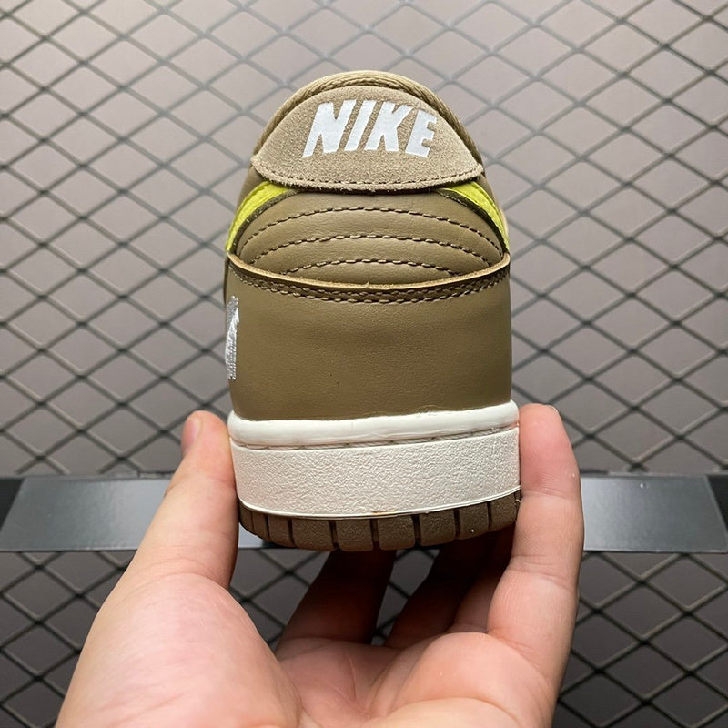 NIKE DUNK LOW