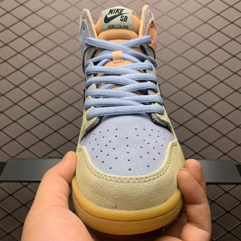 NIKE DUNK LOW