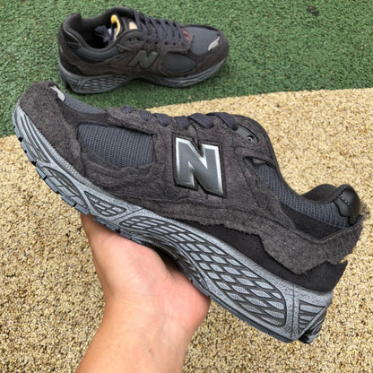 NEW BALANCE 2002R