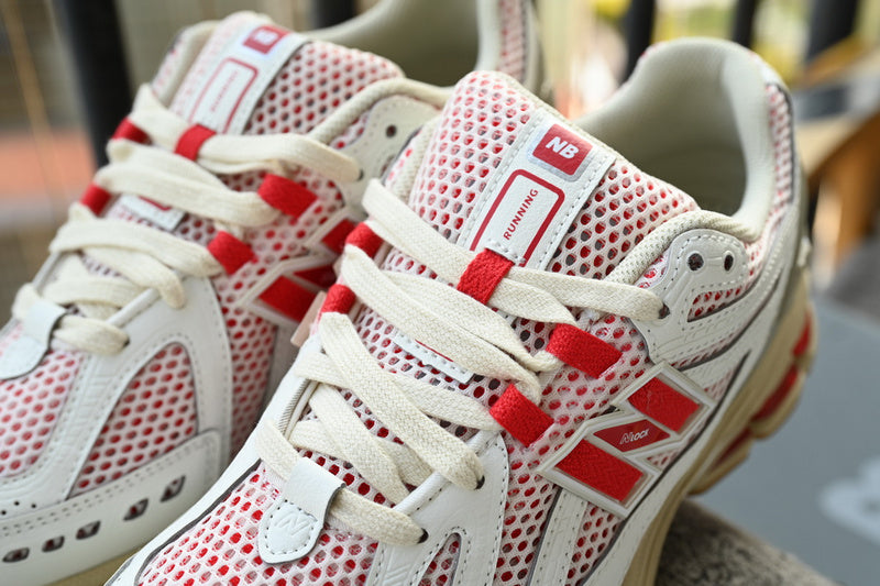NEW BALANCE 1906R