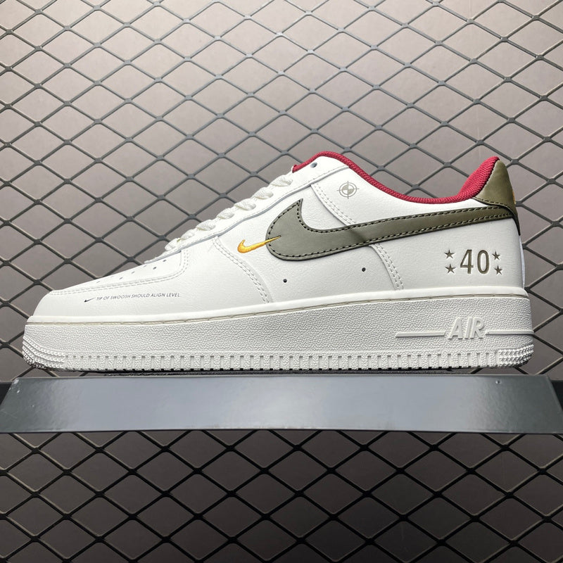 NIKE AIR FORCE 1