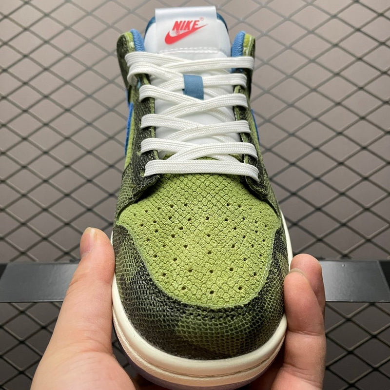 NIKE DUNK LOW