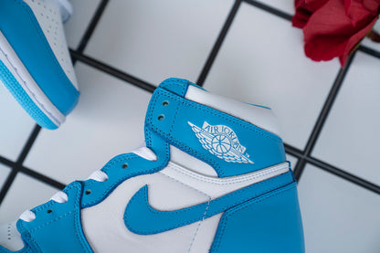 NIKE AIR JORDAN 1
