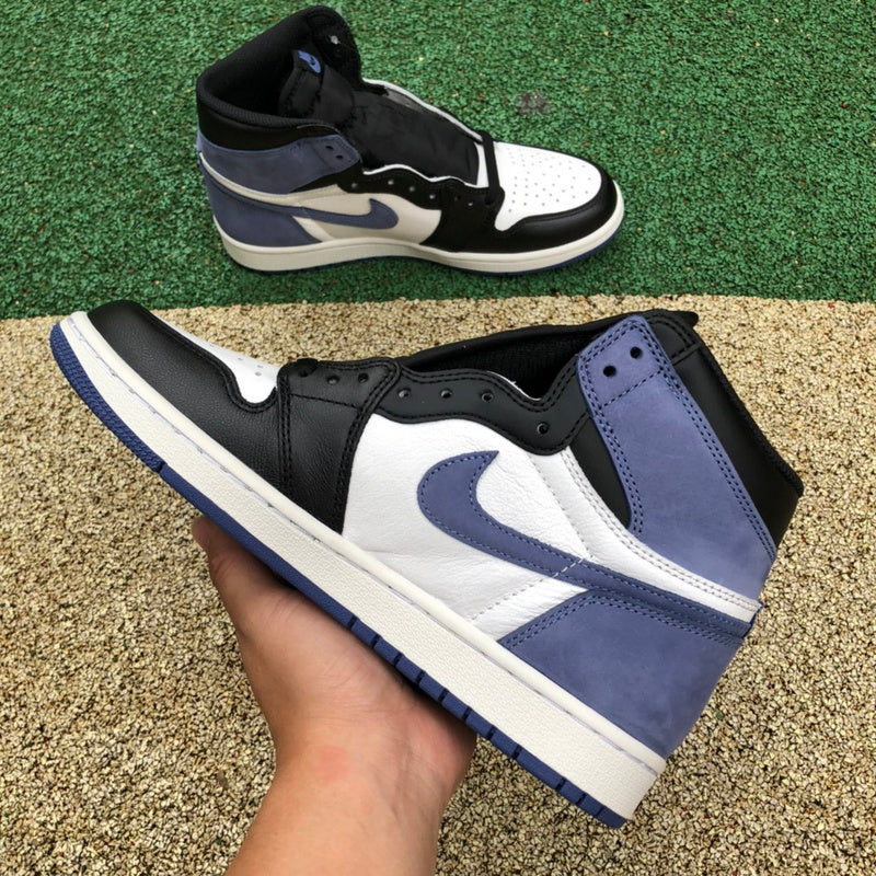 NIKE AIR JORDAN 1