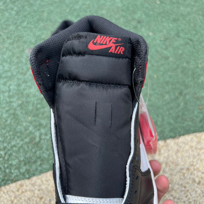 NIKE AIR JORDAN 1