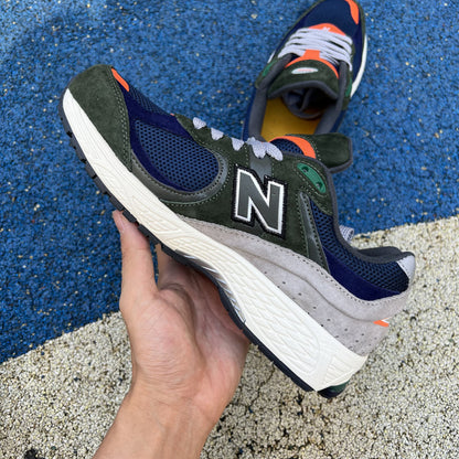 NEW BALANCE 2002R