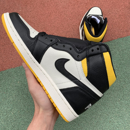 NIKE AIR JORDAN 1