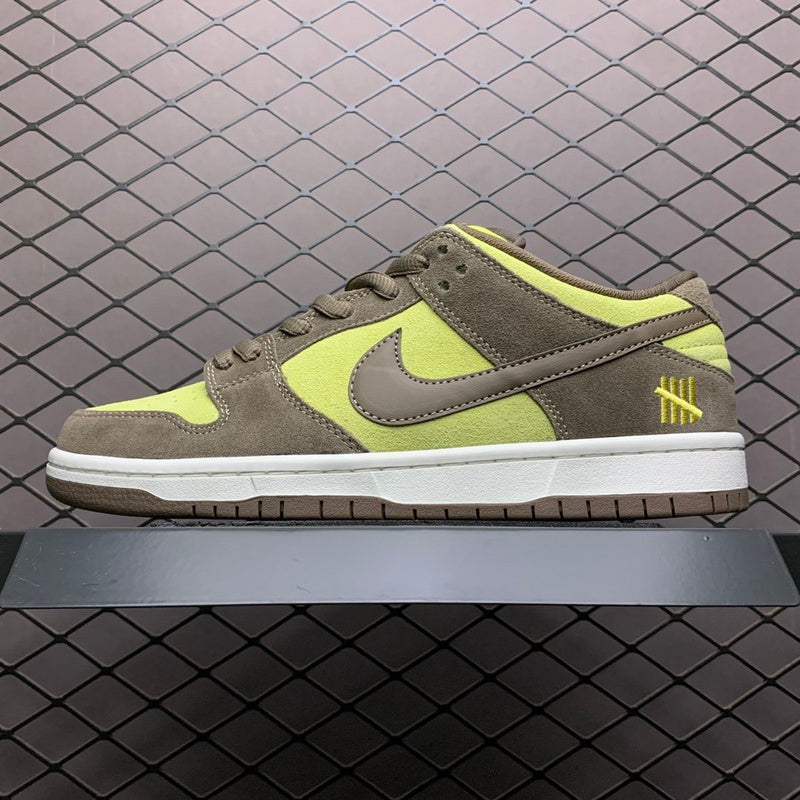 NIKE DUNK LOW