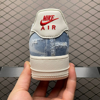 NIKE AIR FORCE 1