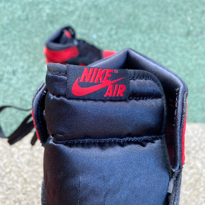 NIKE AIR JORDAN 1