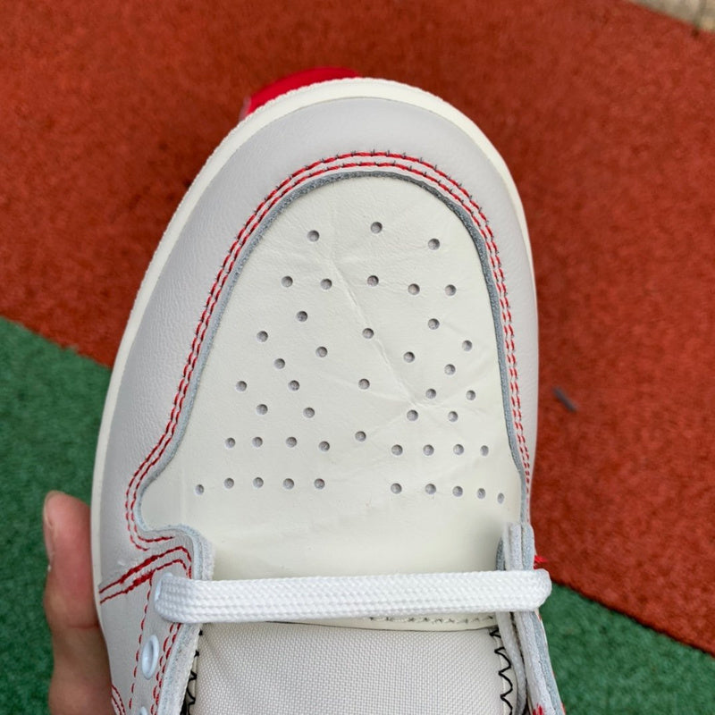 NIKE AIR JORDAN 1