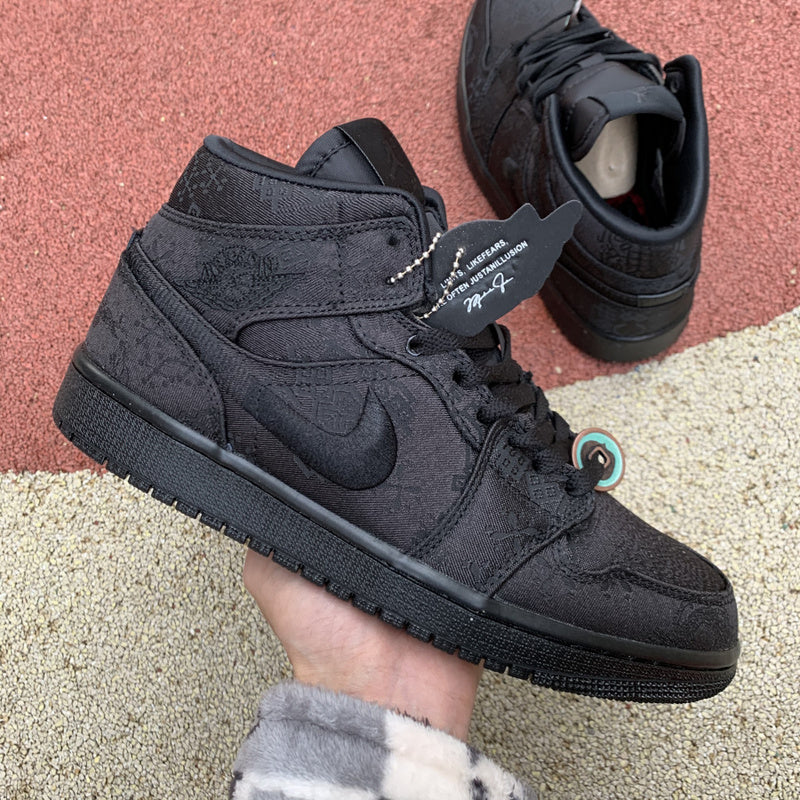 NIKE AIR JORDAN 1