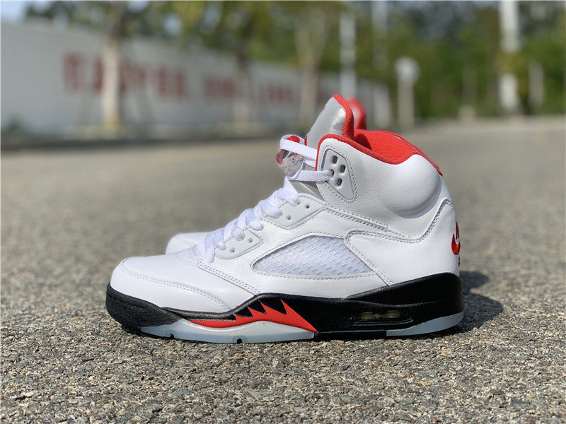 AIR JORDAN 5
