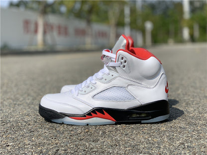AIR JORDAN 5