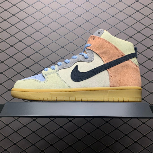NIKE DUNK LOW