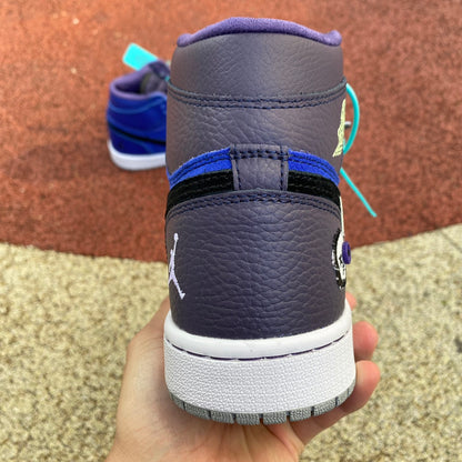NIKE AIR JORDAN 1
