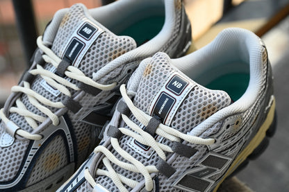 NEW BALANCE 1906R