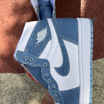 NIKE AIR JORDAN 1
